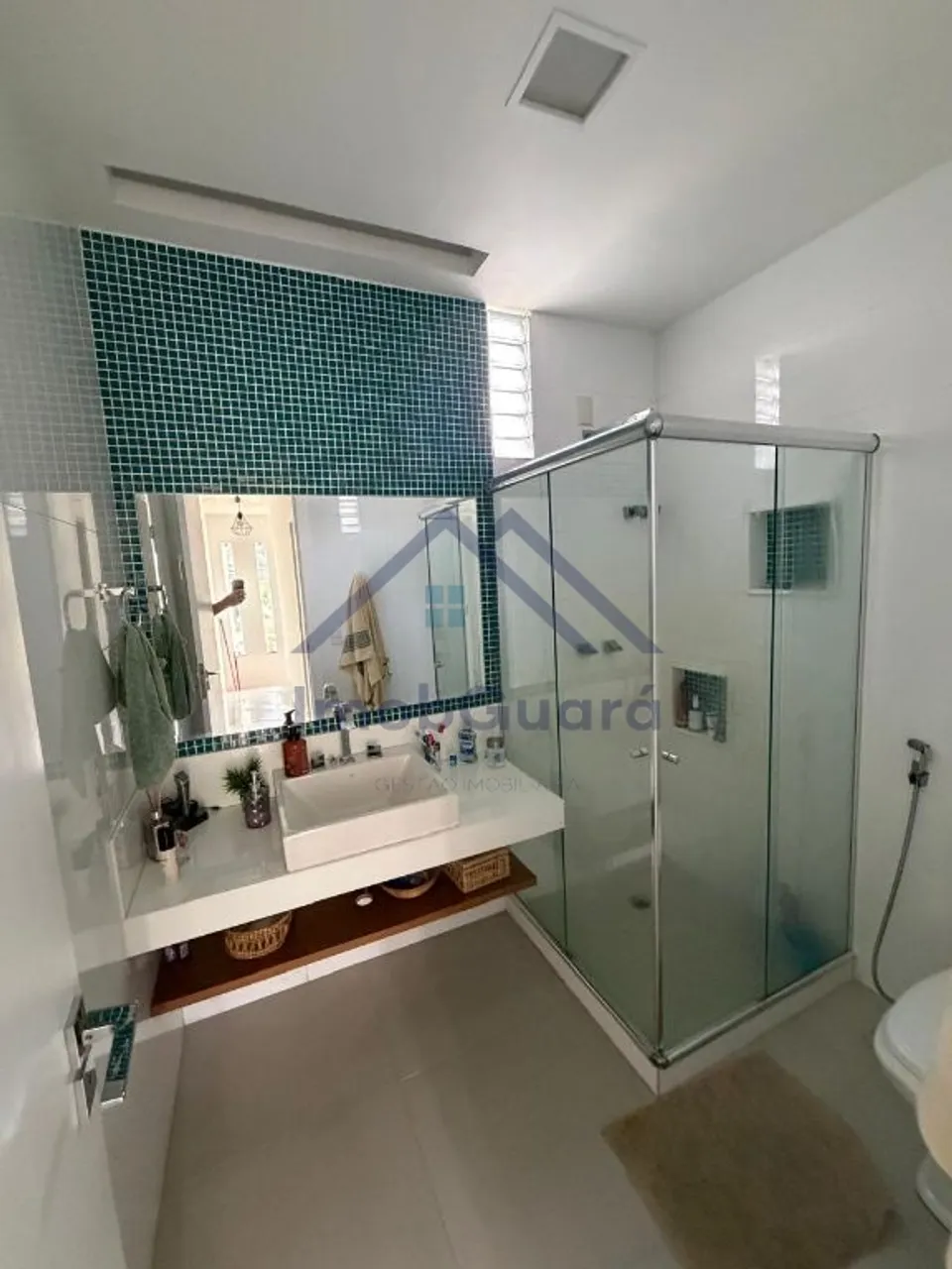 Furnished house with open-plan kitchen and gas stove — photo 15