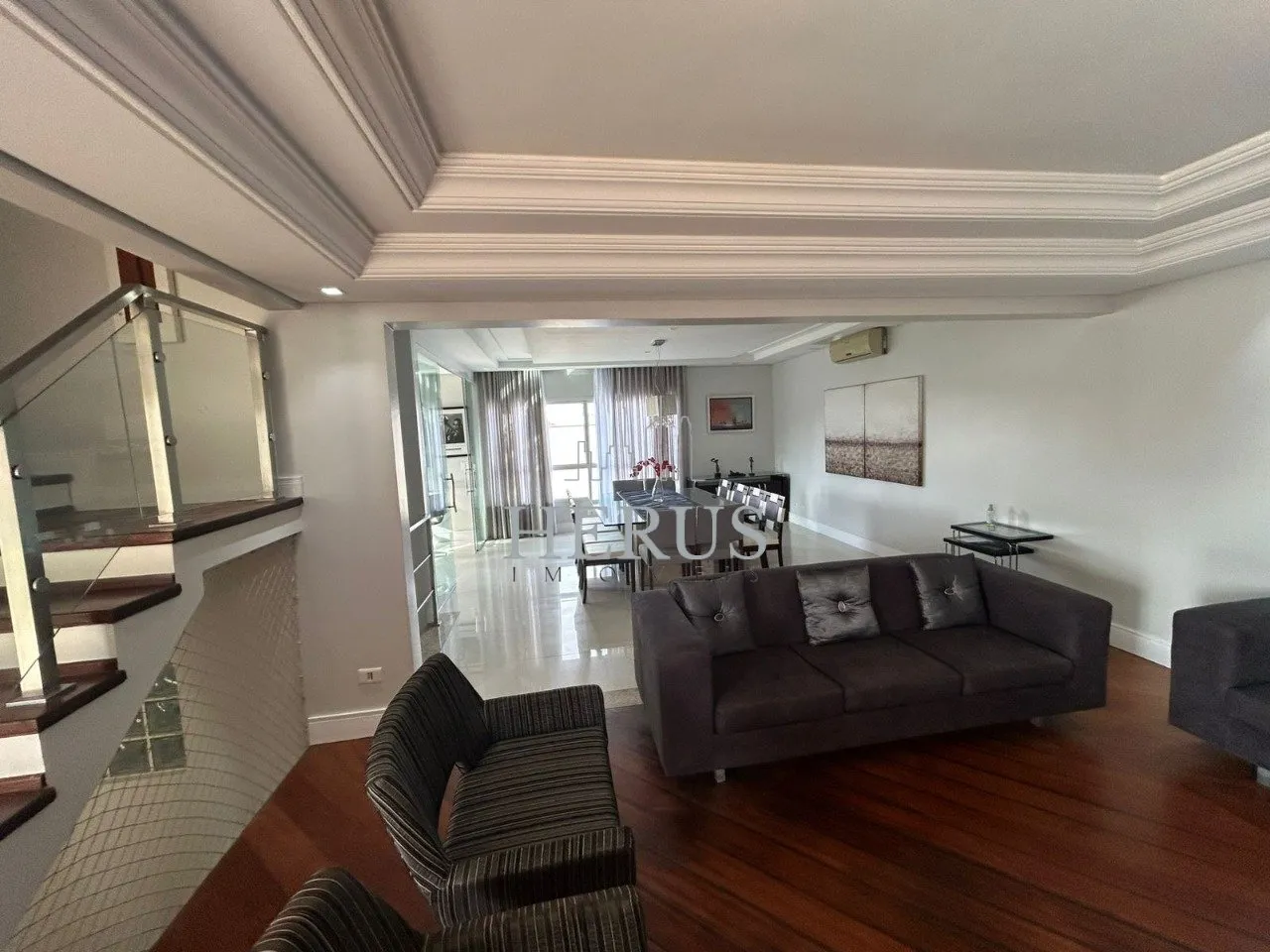 House with 4 bedrooms and 3 en-suite baths, 325 m² — photo 10