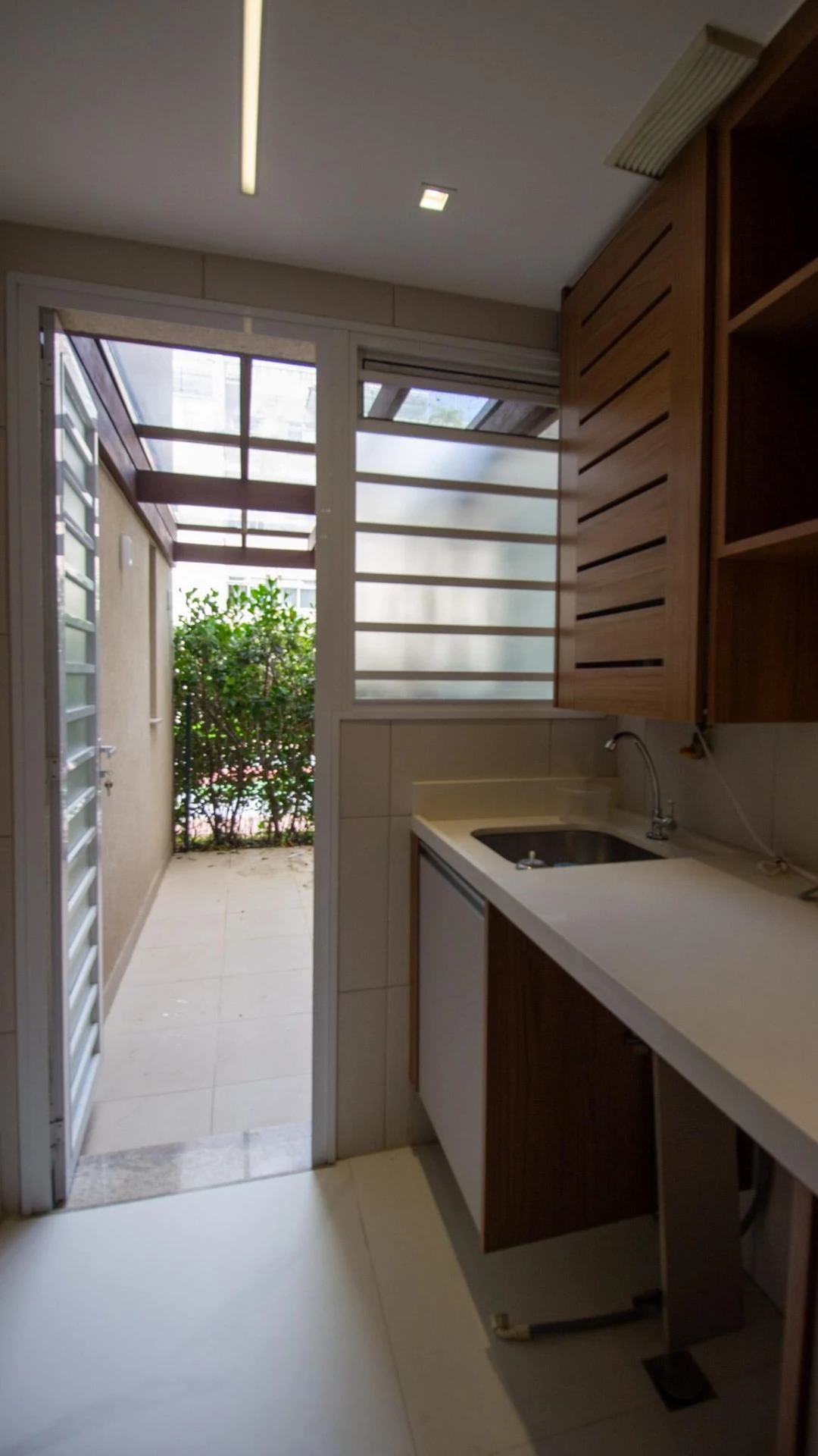 Casa de 3 dormitorios con balcón cerrado con vidrio — photo 35