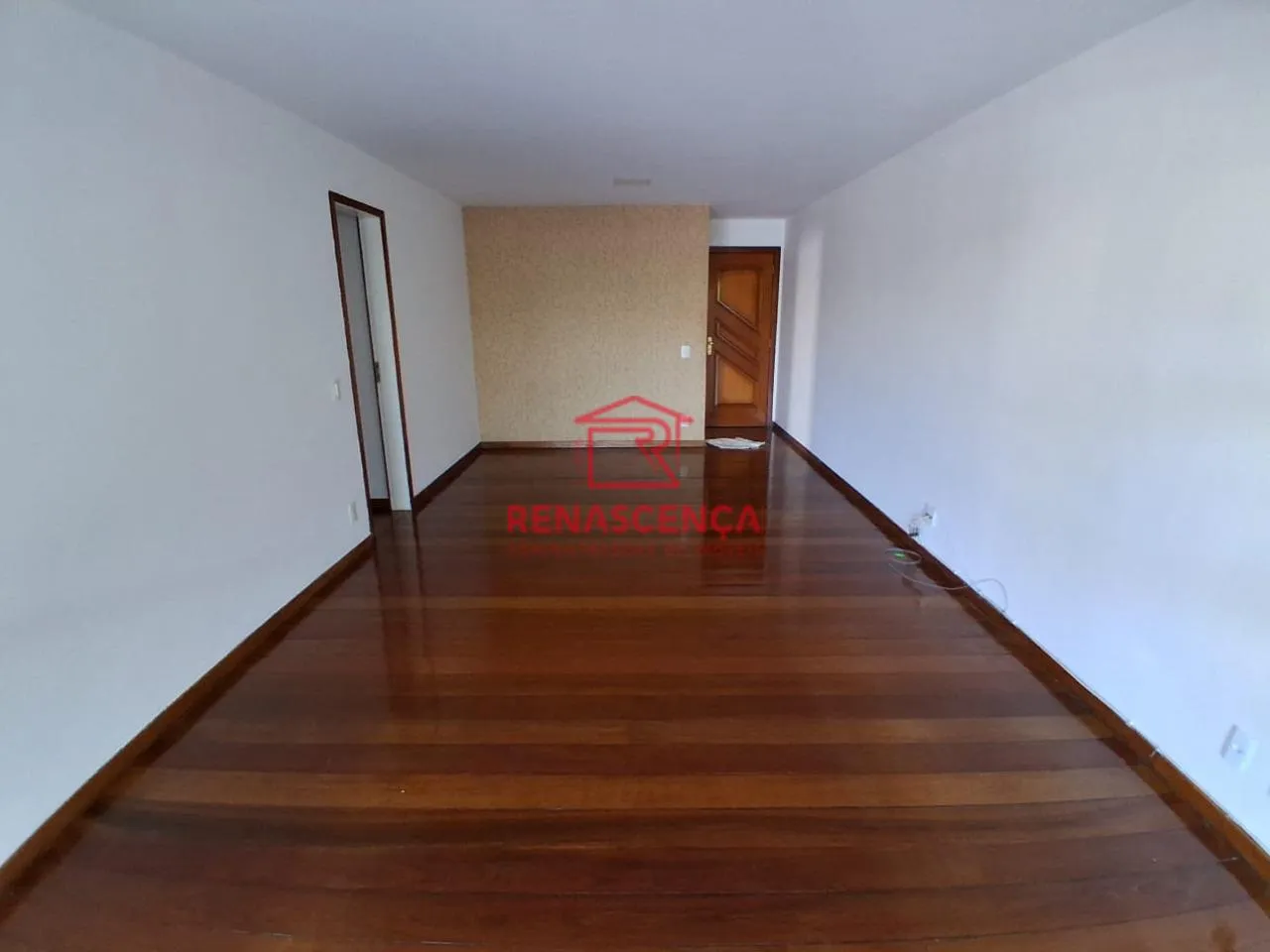 Apartamento sem mobília com 3 quartos, piso de madeira — photo 10