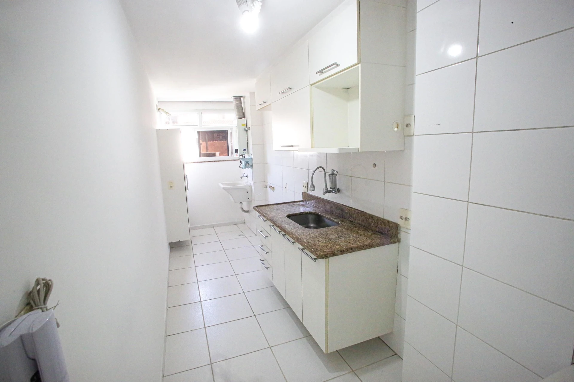 Glass-enclosed balcony in a 3-bedroom apartment, 131 m² — photo 6