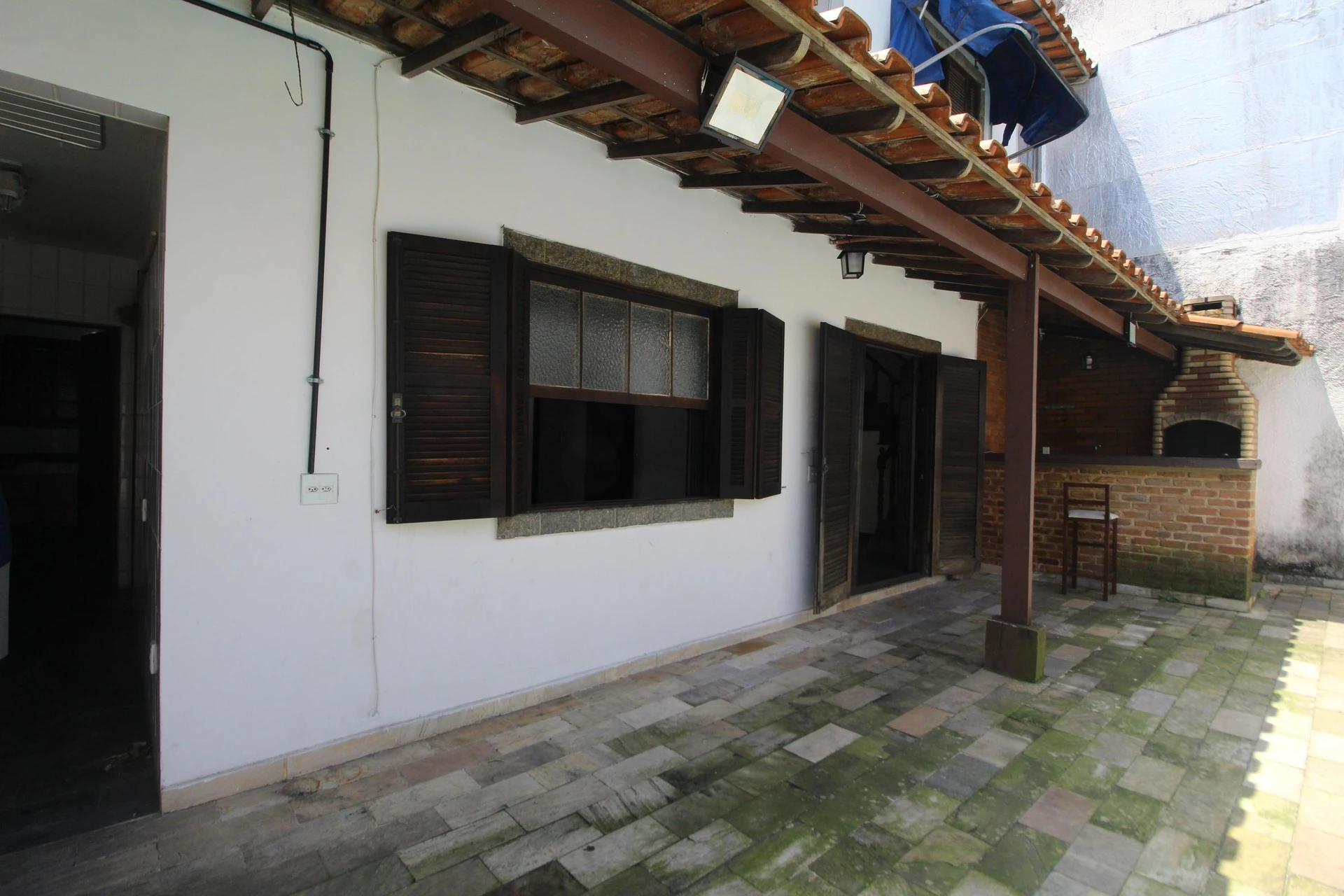 4-bedroom house with a bathtub in Rio de Janeiro — photo 18