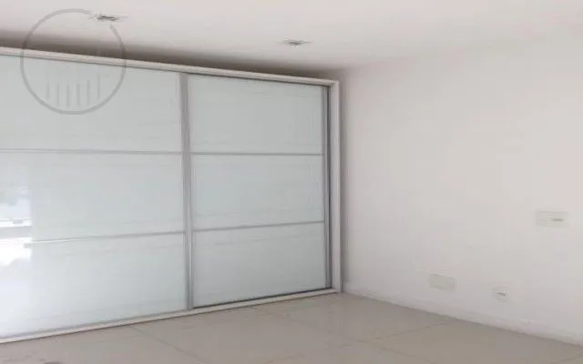 2-bedroom apartment with 2 bathrooms and glass balcony — photo 11
