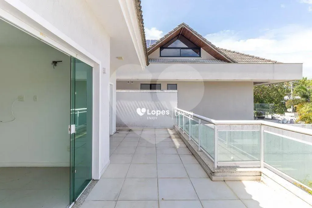Unfurnished triplex house with 6 en-suite bedrooms and 820 m² — photo 34