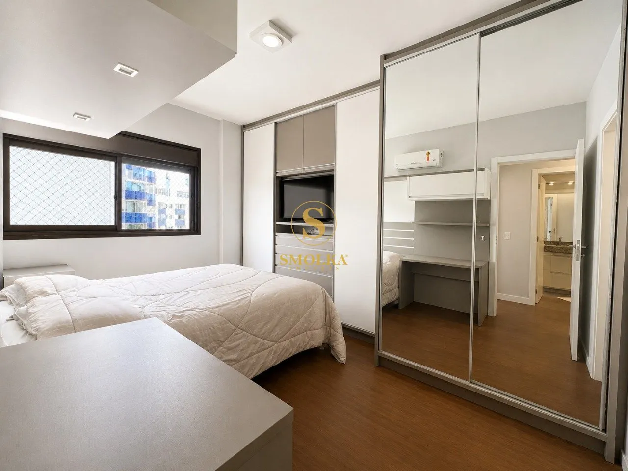 98 m² apartment with an open-plan kitchen and parking — photo 10