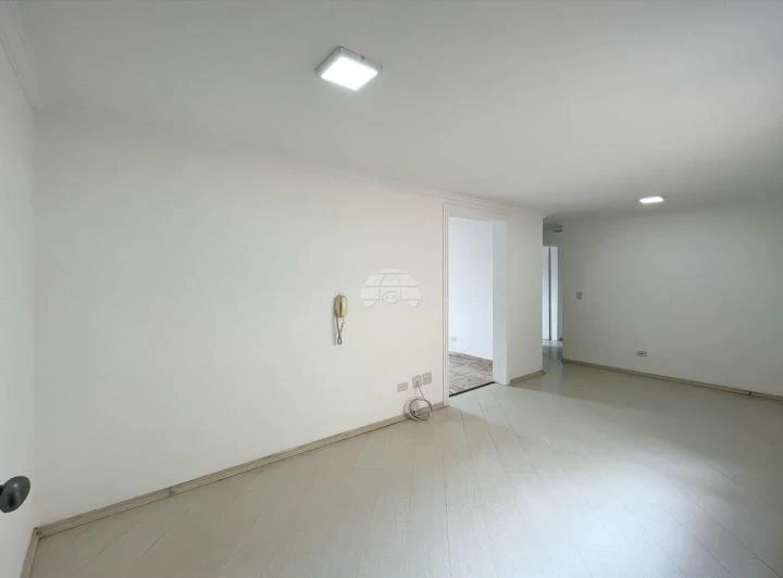 Квартира 72 м² с 3 спальнями и встроенными шкафами на кухне
