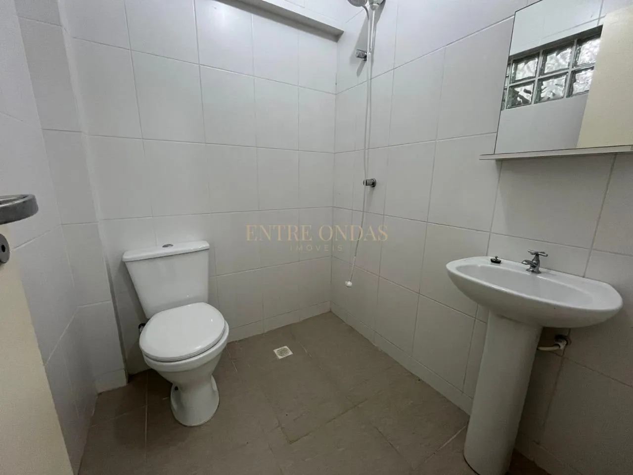 Water view in a 4-bedroom house, 263 m² — photo 55