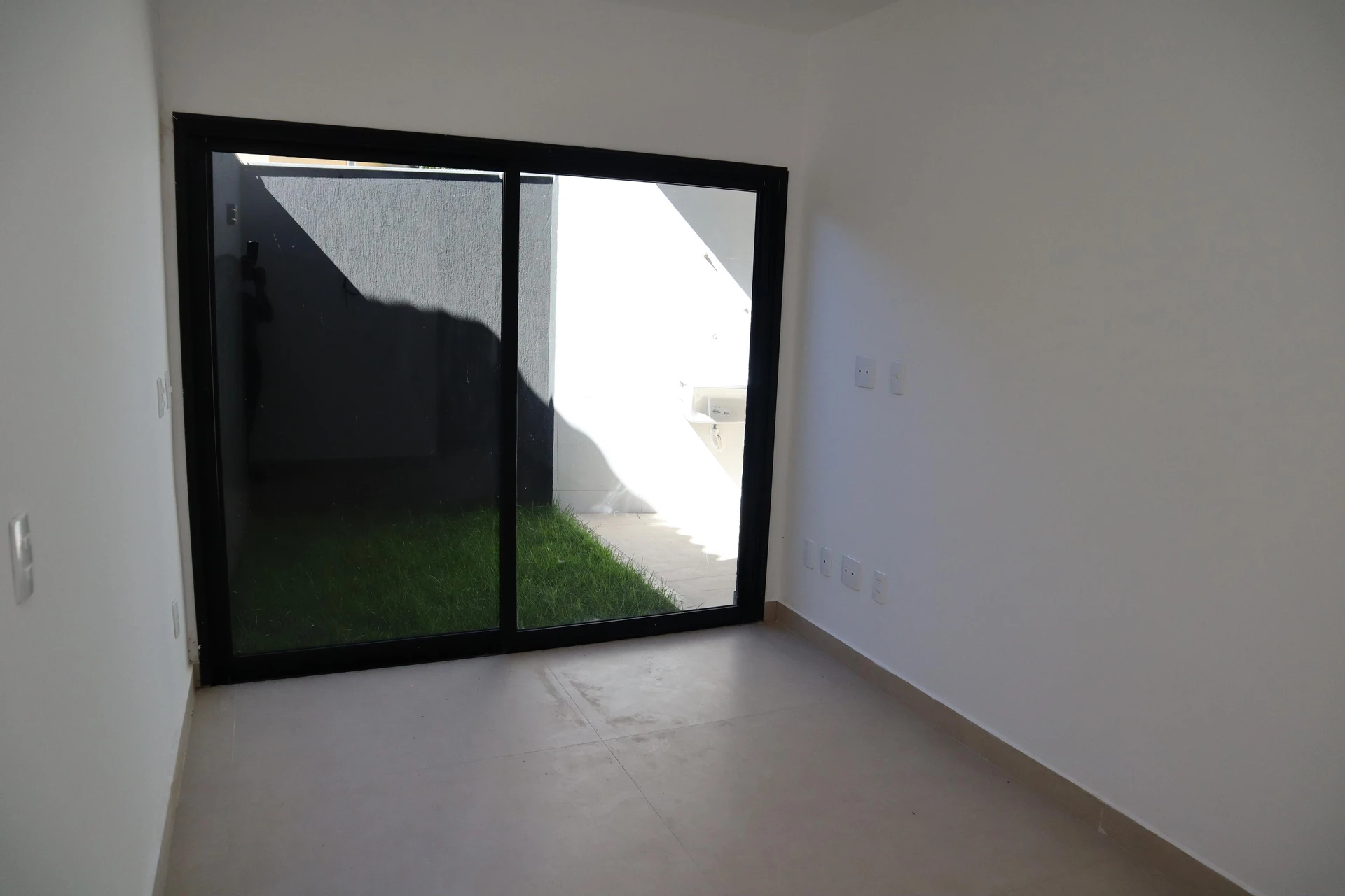 4-bedroom house with a grill on the balcony — photo 11