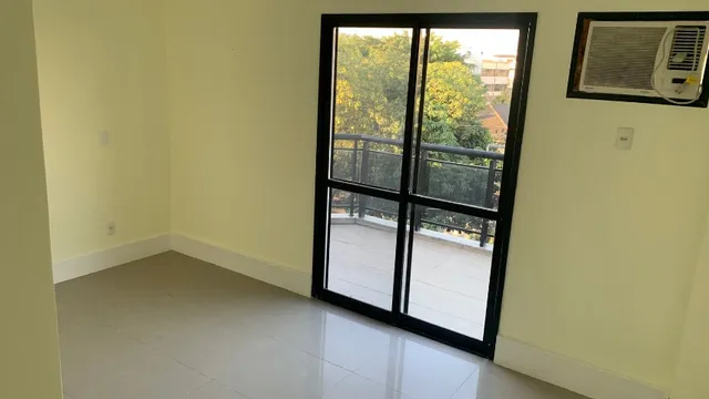 Walk-in closet in a 4-bedroom apartment, 370 m² — photo 9