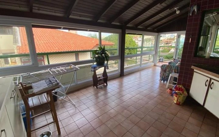 165 m² apartment with 4 bedrooms and 4 bathrooms — photo 7