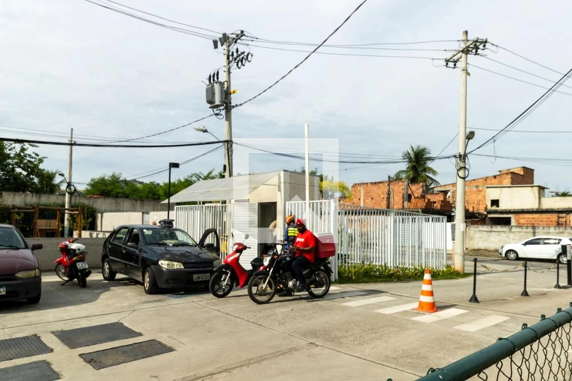 Apartamento com 2 quartos e área de serviço com tanque — photo 24