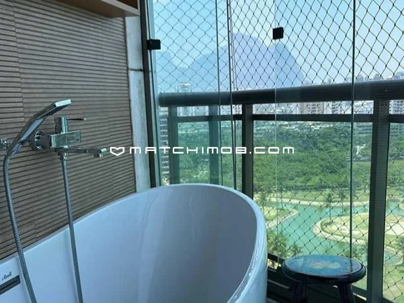 4-bedroom apartment with a bathtub in Rio de Janeiro — photo 14