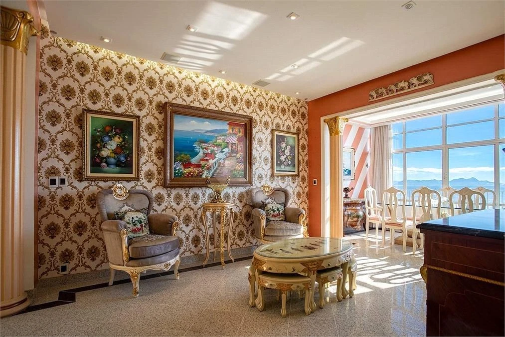 Furnished 127 m² apartment with 3 bedrooms and 3 baths — photo 9