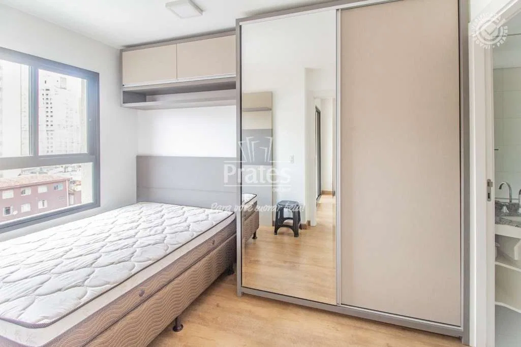 Wood or laminate floors in a one-bedroom apartment, 35 m² — photo 12