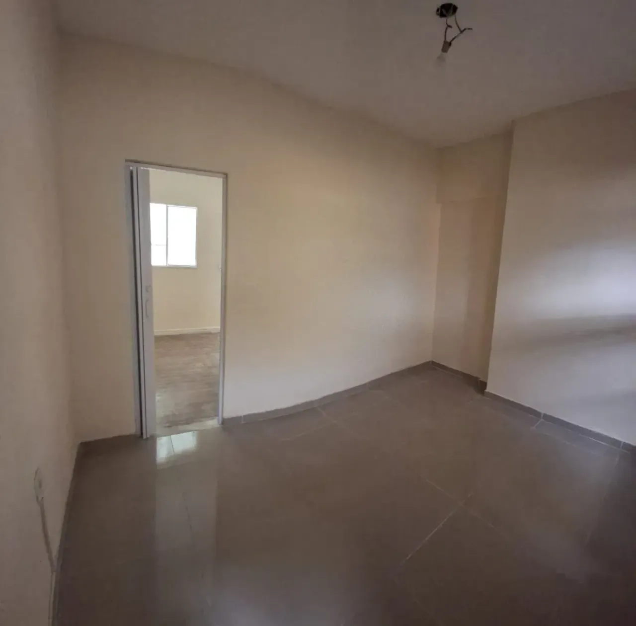 Unfurnished house with 2 bedrooms and 1 bathroom — photo 11