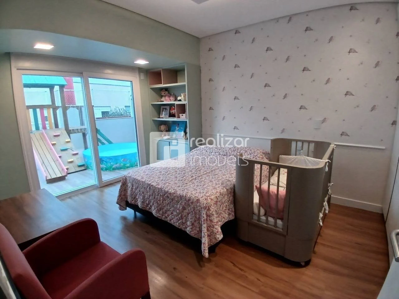 Furnished apartment, 228 m², with floor-to-ceiling windows — photo 15