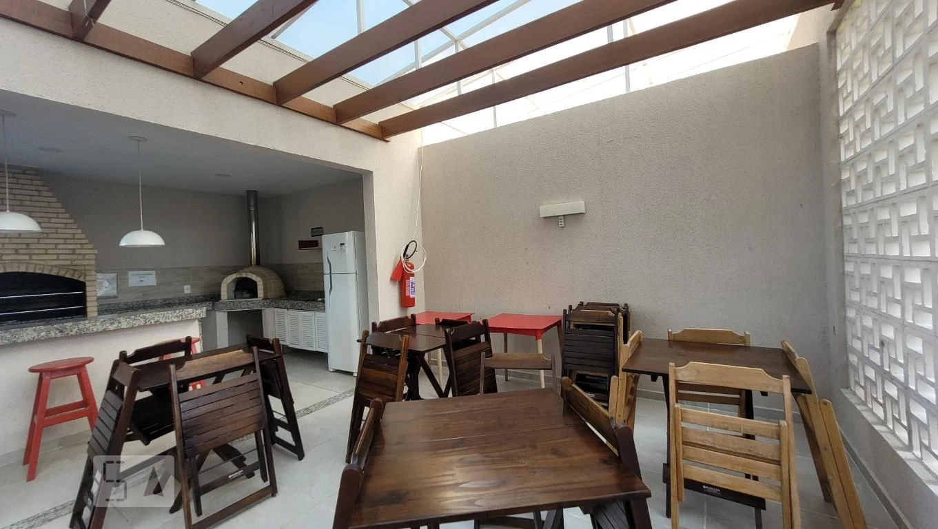 Furnished 2-bedroom apartment with open-plan kitchen — photo 37