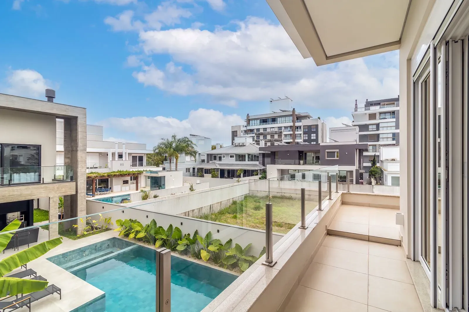 Casa amueblada con 5 suites y 700 m² — photo 29