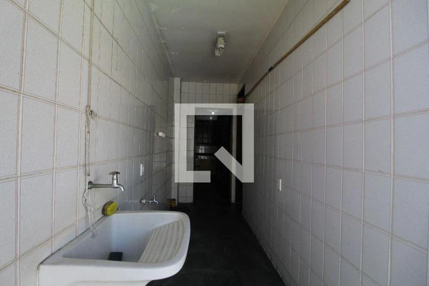 265 m² house with a home office and a bathtub — photo 42