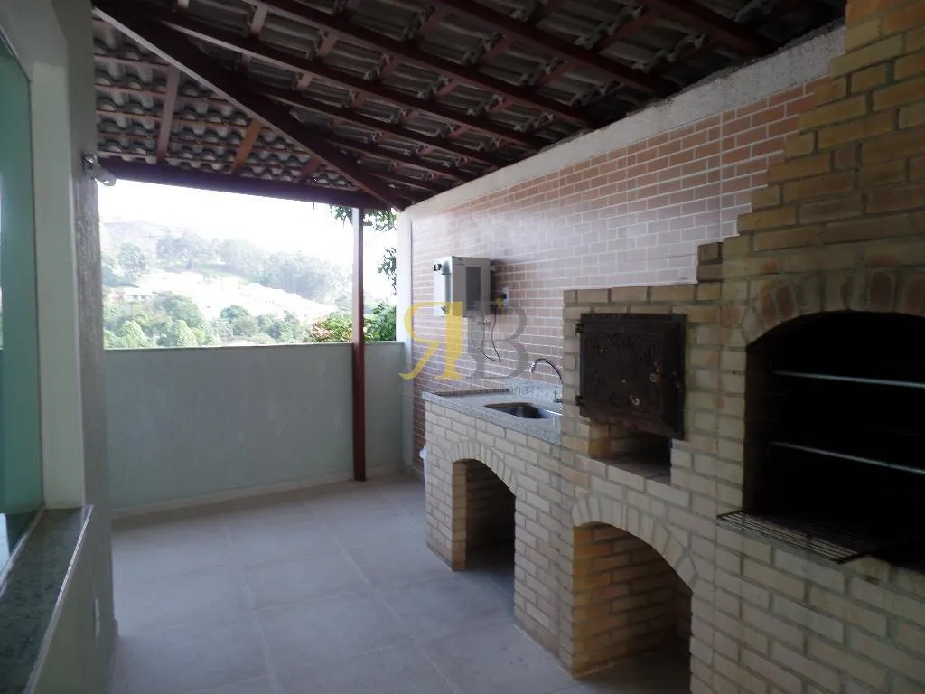 House with 4 bedrooms and open-plan gas kitchen — photo 40
