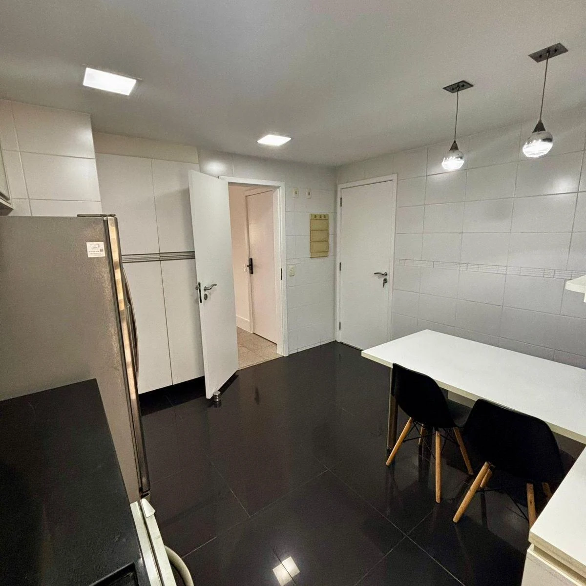 Furnished 150 m² apartment with 2 en-suite bedrooms — photo 23