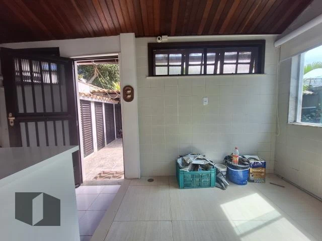 Condominium house with 4 bedrooms and 3 bathrooms — photo 28