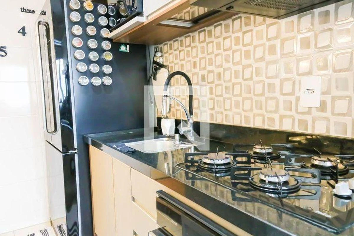 Furnished 2-bedroom apartment with open-plan kitchen
