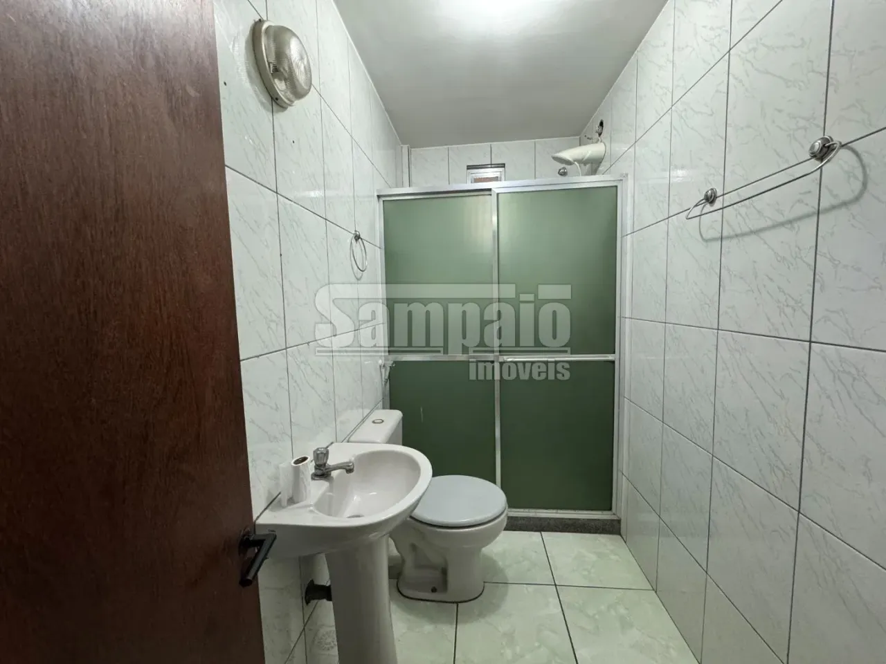 2-bedroom apartment with ceramic tile floors — photo 8