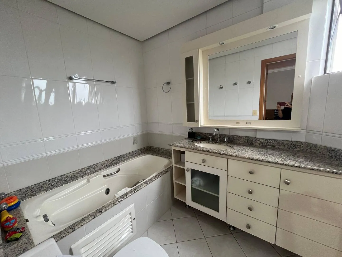 Water view in a 4-bedroom apartment, 138 m² — photo 53