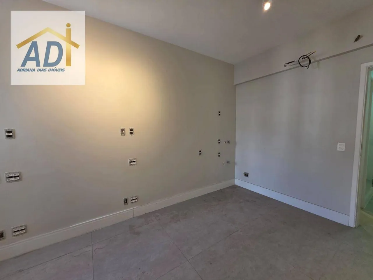 Apartamento compacto com 1 dormitório e cantinho de cozinha — photo 11