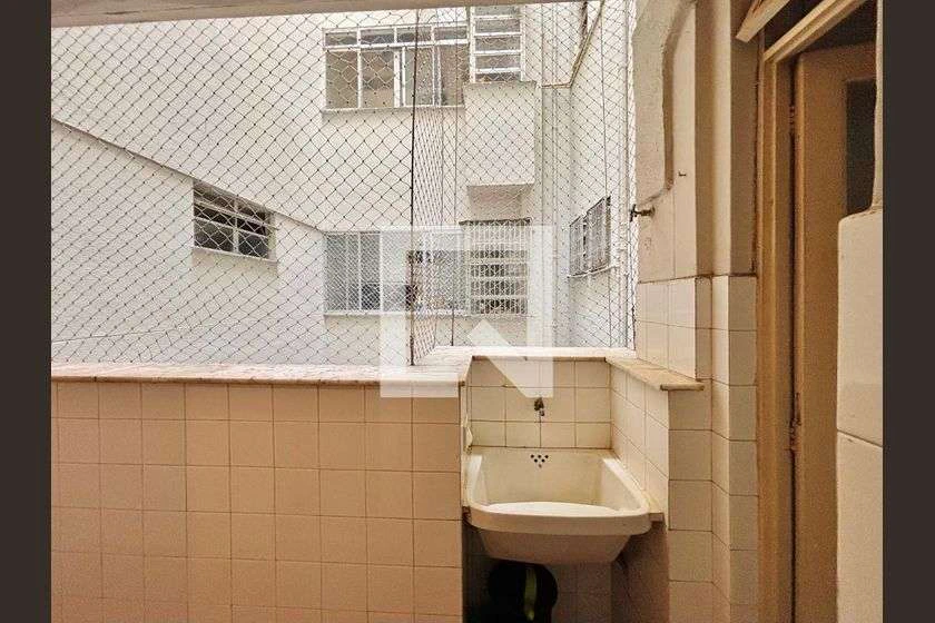 Unfurnished 2-bedroom apartment with city-facing windows — photo 18