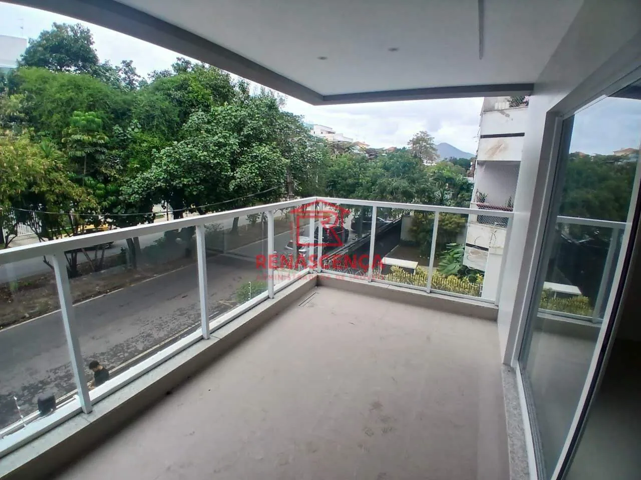 2-bedroom apartment with 1 bath and 1 parking space — photo 3