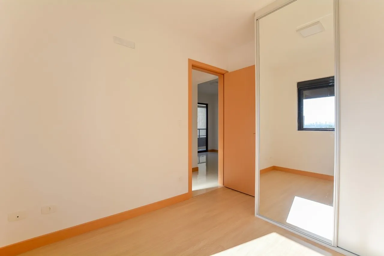 Unfurnished 2-bedroom apartment with 2 bathrooms — photo 15