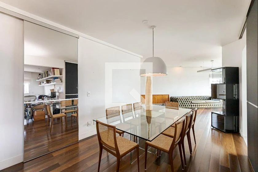 Furnished apartment with 3 en-suite bedrooms and 211 m² — photo 14