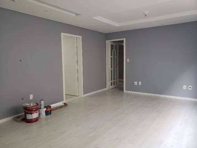 Деревянный пол или ламинат и 3 спальни: квартира 80 м²