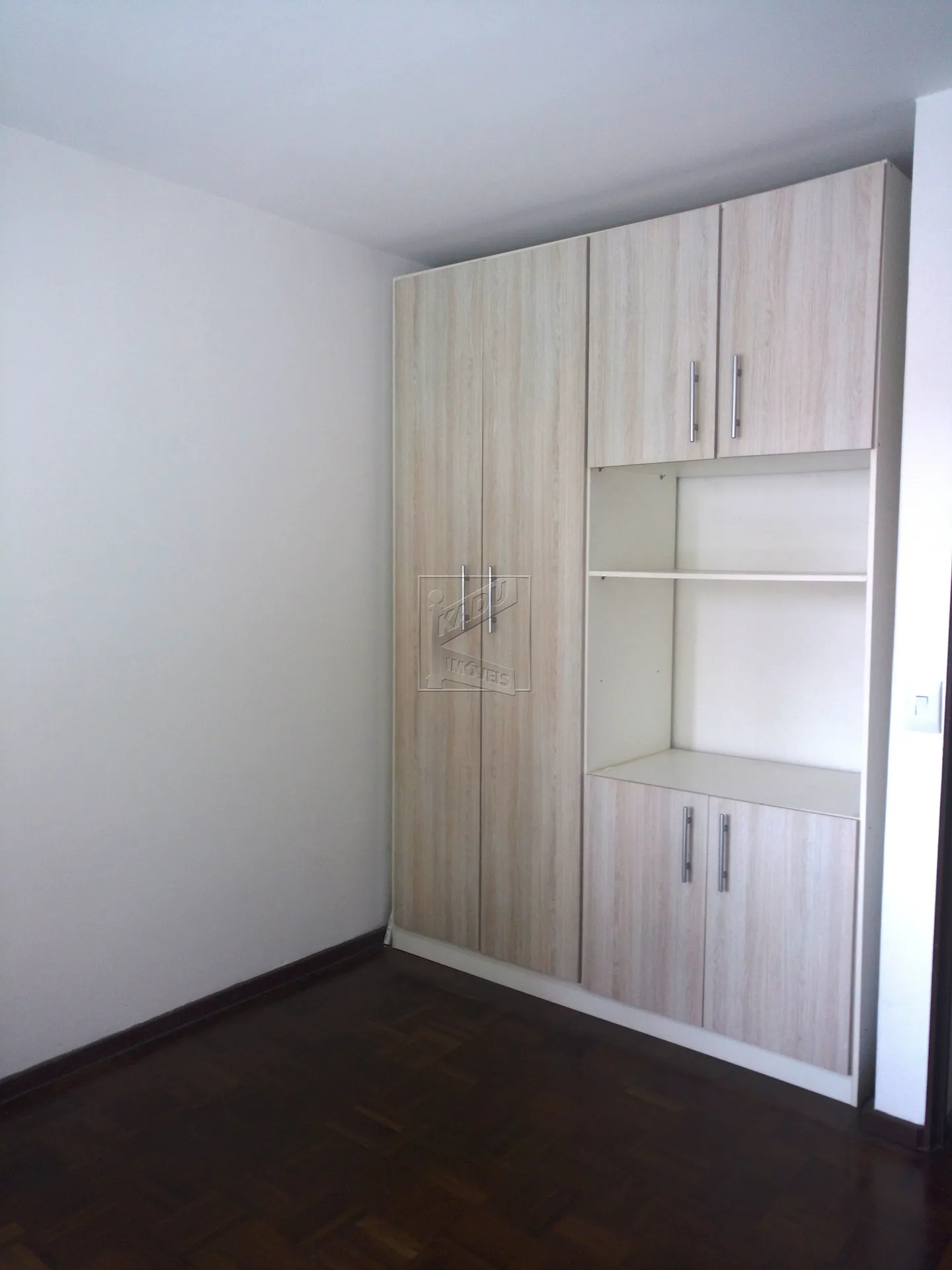 3-bedroom apartment with wood or laminate floors in Curitiba — photo 17