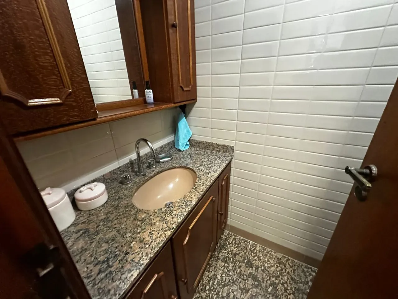 4-bedroom apartment with glassed-in balcony — photo 12