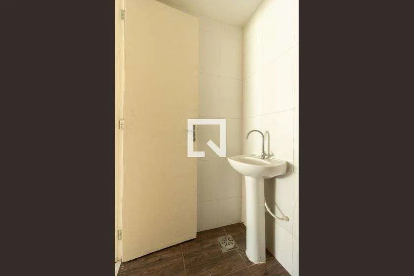 Condo townhouse with 2 bedrooms and an open-plan kitchen — photo 29