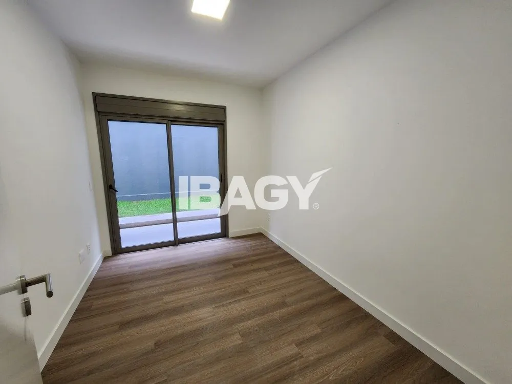 Furnished apartment, 116 m², with a grill on the balcony — photo 11