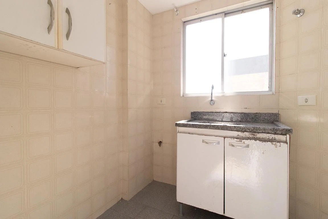 Apartment, 32 m², with wood or laminate floors — photo 2