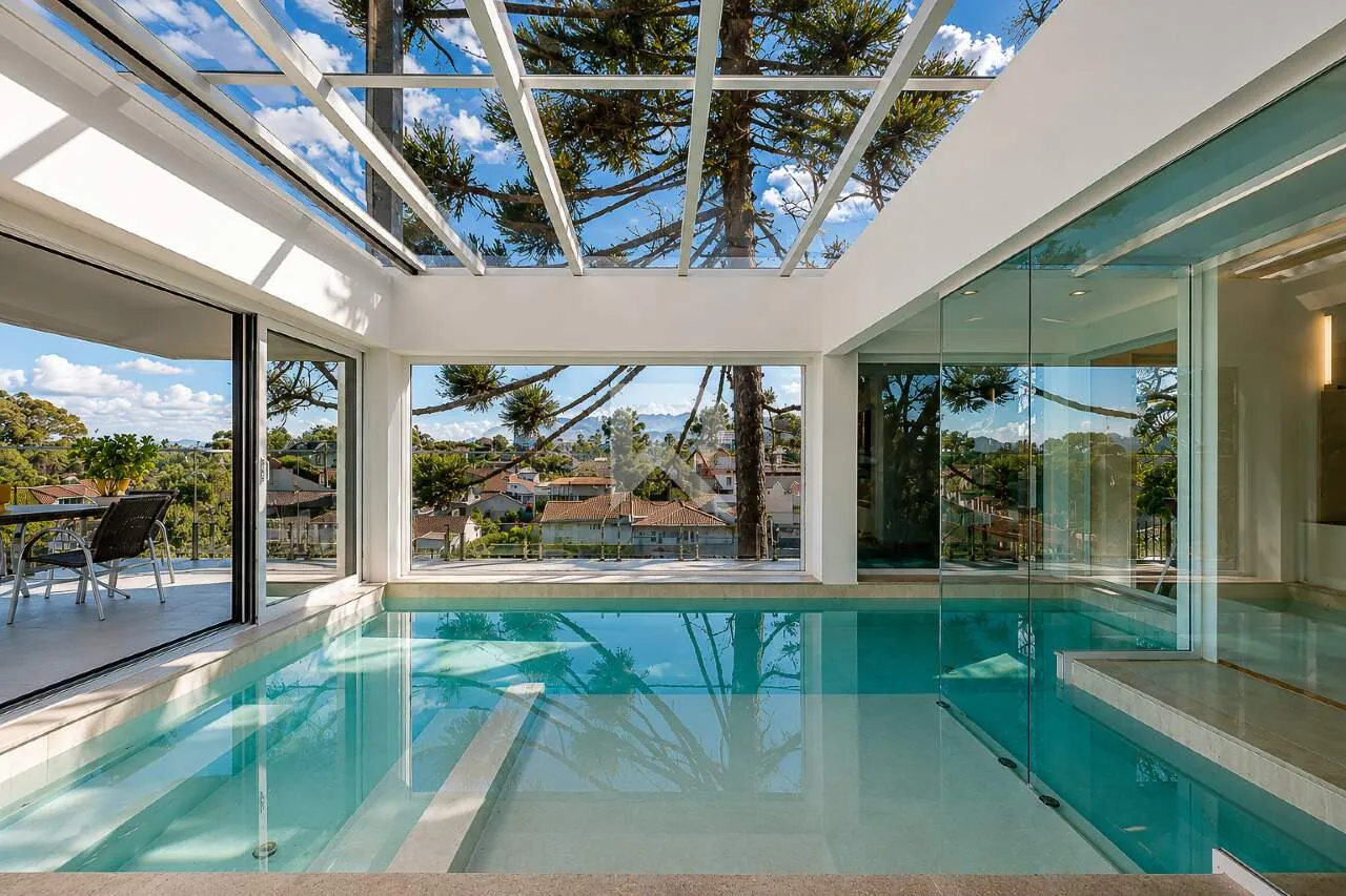 Furnished 635 m² house with 4 en-suite bedrooms and parking — photo 18