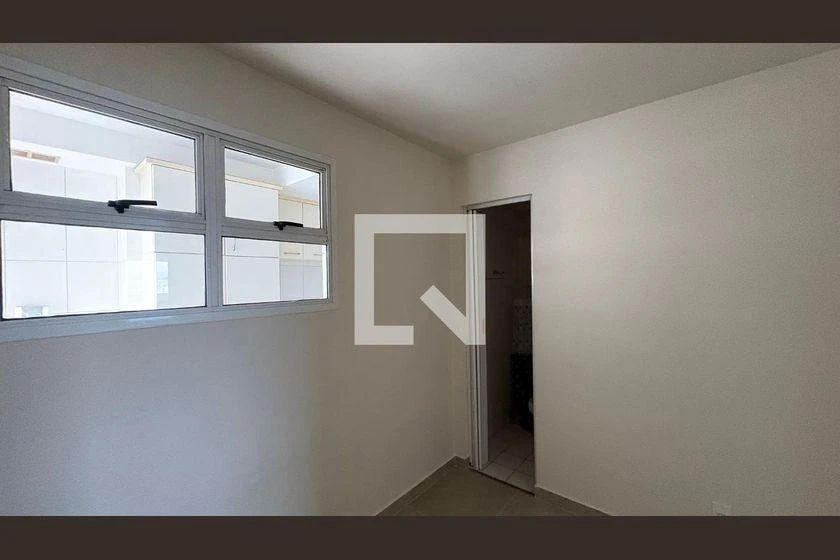 Apartment, 105 m², with a glass-enclosed balcony — photo 4