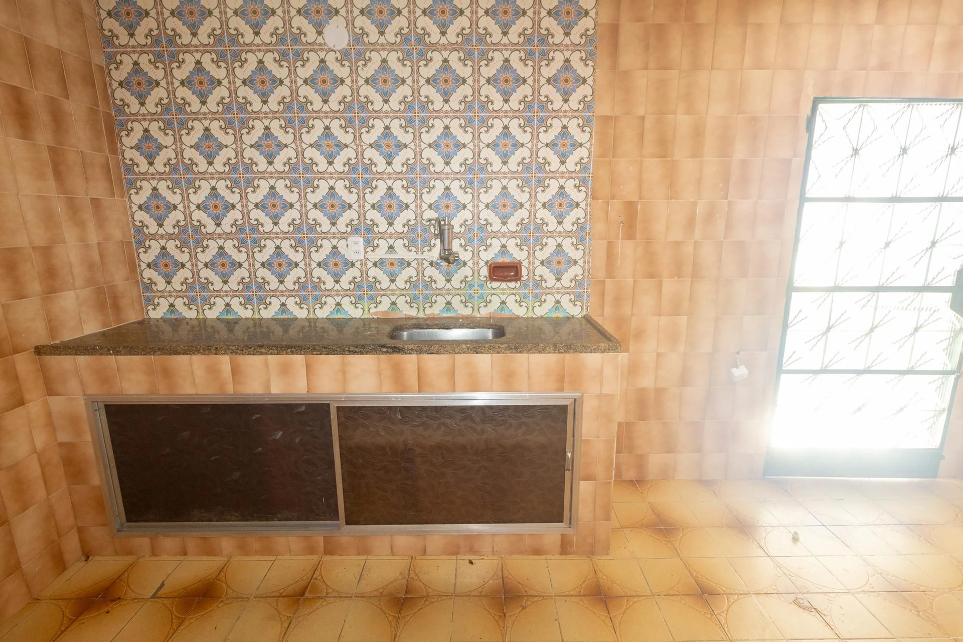 2-bedroom house with a garden — photo 12