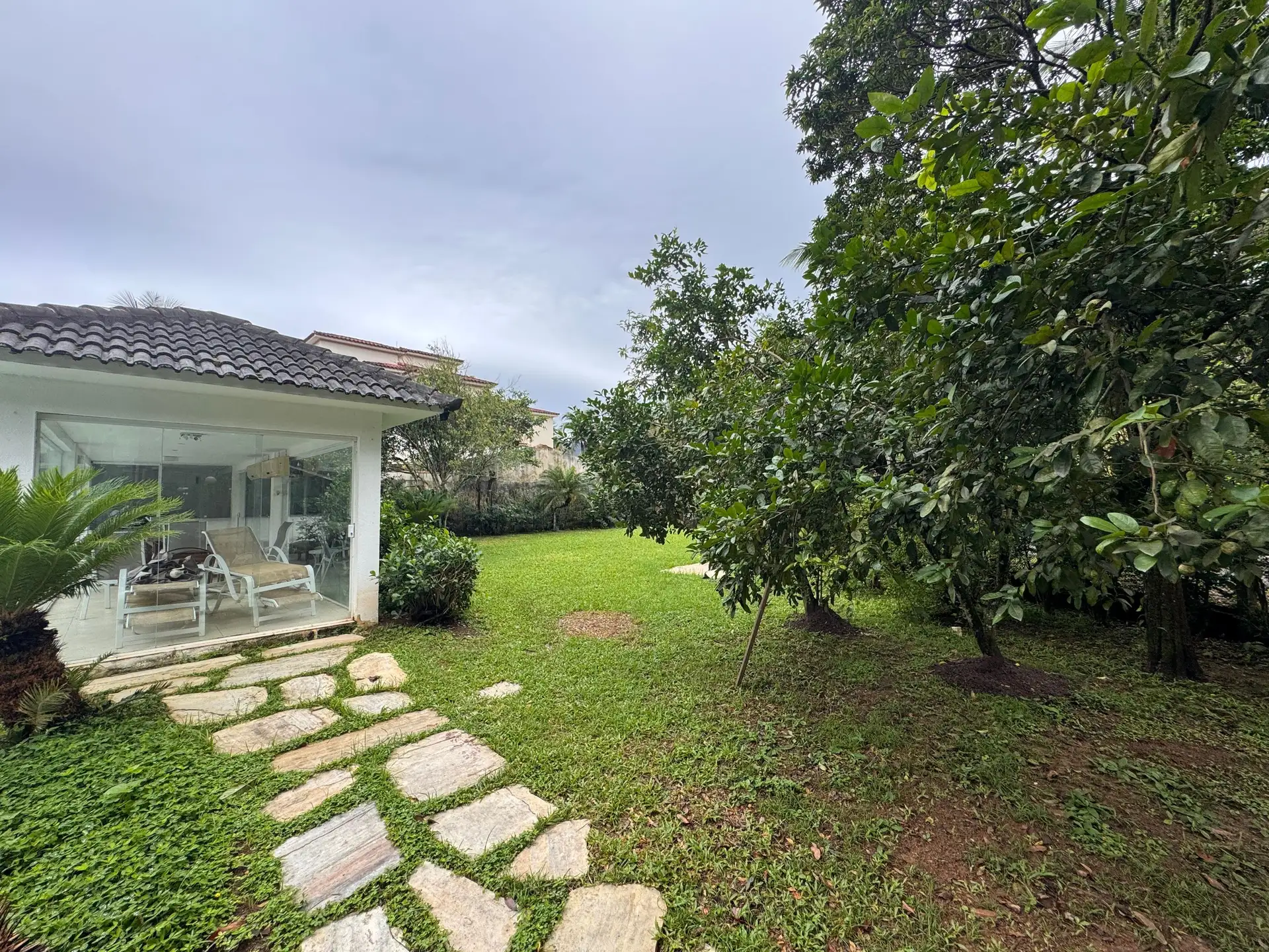 2-bedroom house with a garden in Rio de Janeiro — photo 43