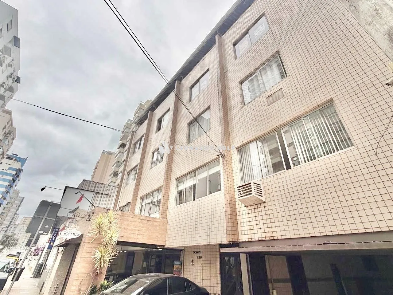 Apartamento de 3 dormitorios con aire acondicionado y 120 m² — photo 11