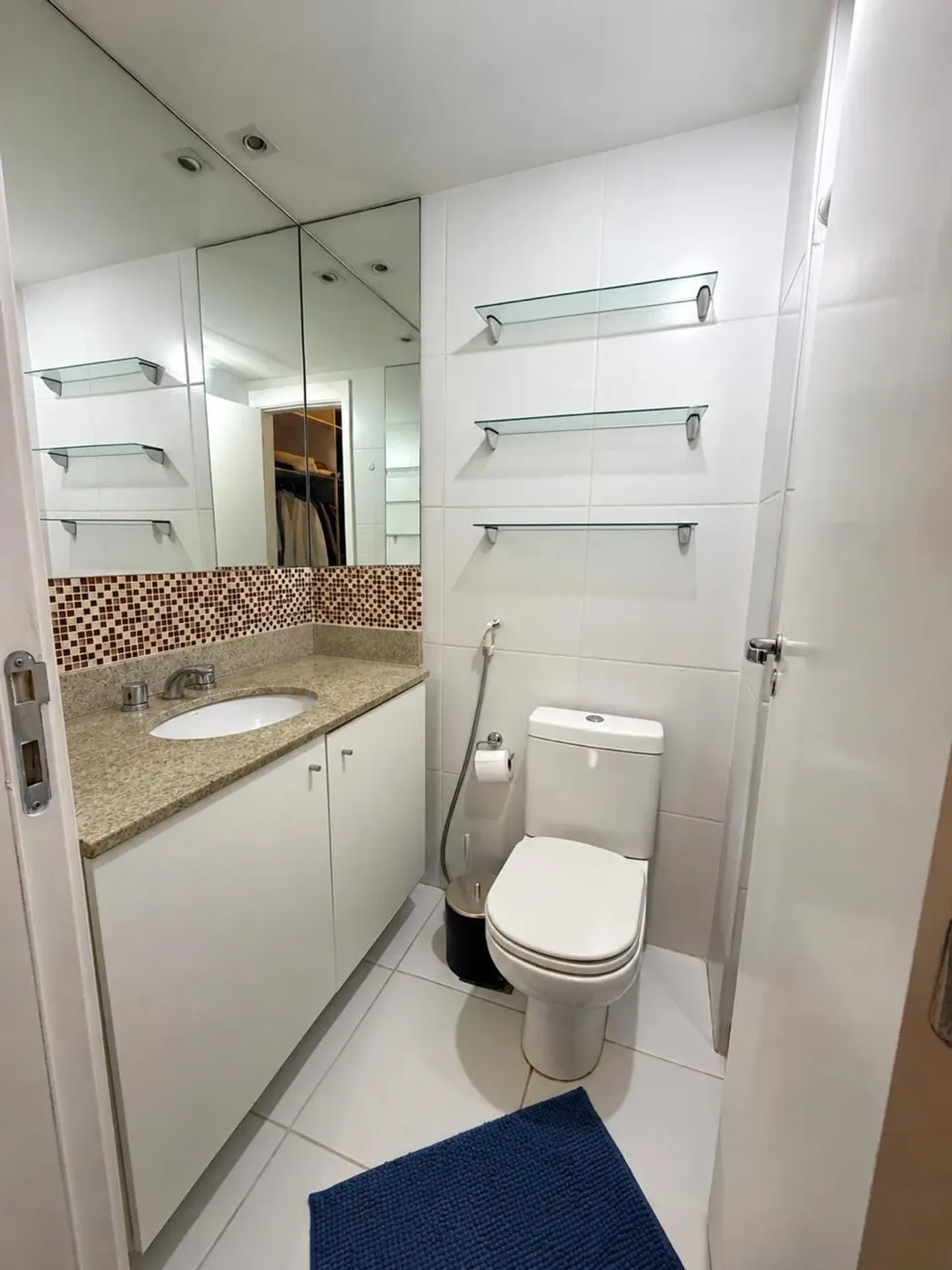 Mountain view in a 2-bedroom apartment, 70 m² — photo 8