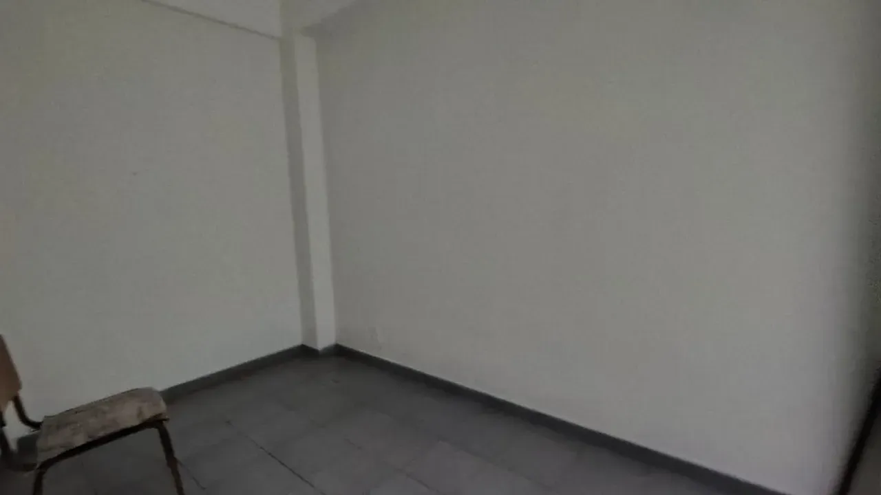 Unfurnished house with 7 bedrooms and 1 suite — photo 34
