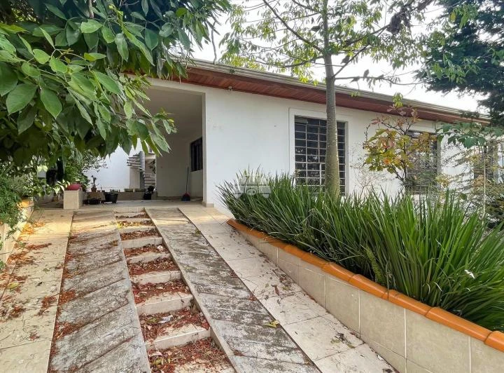Commercial rental house with 3 bedrooms and 130 m²