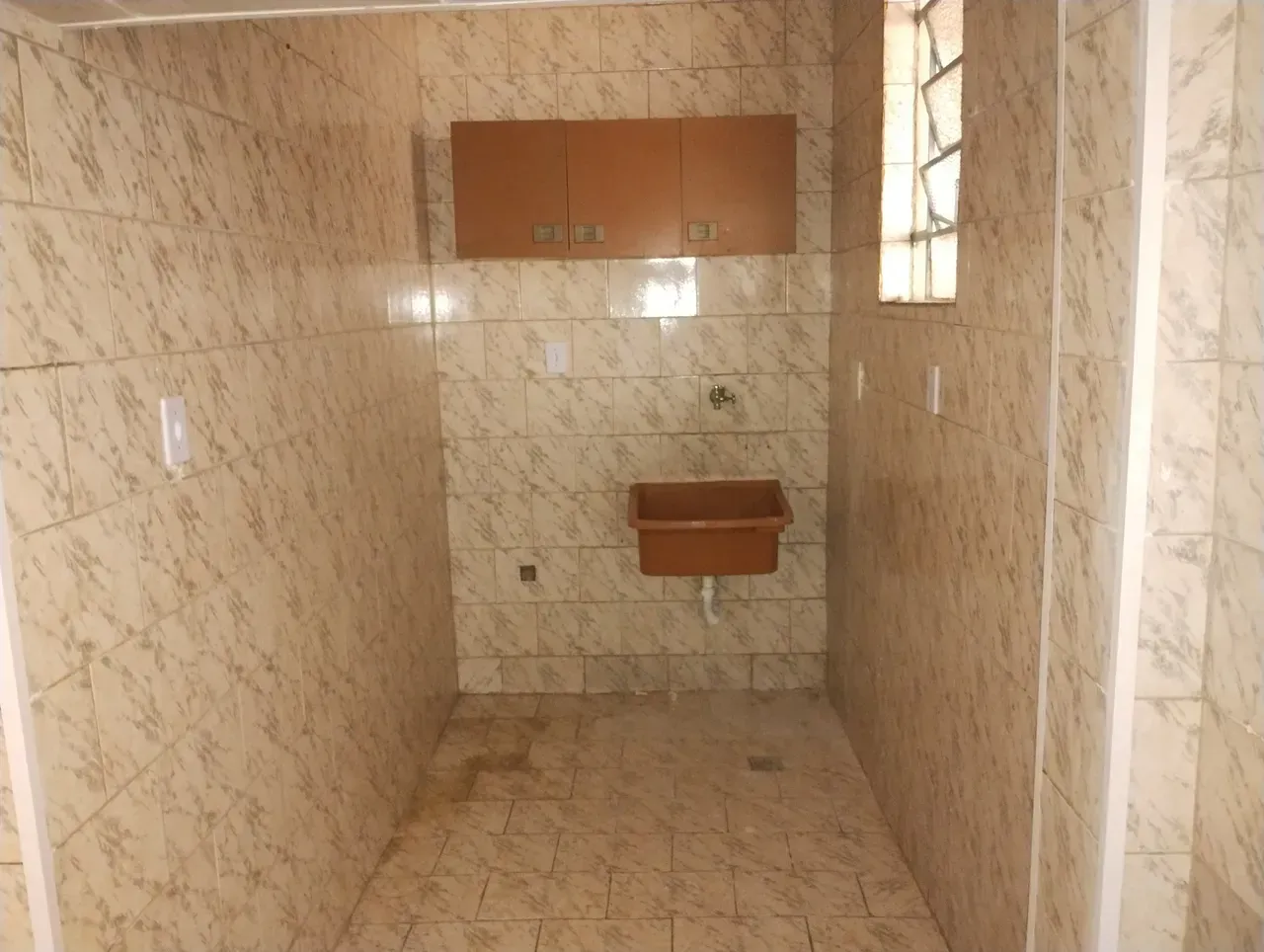 Apartamento de 1 quarto e 1 banheiro com cozinha fechada — photo 17
