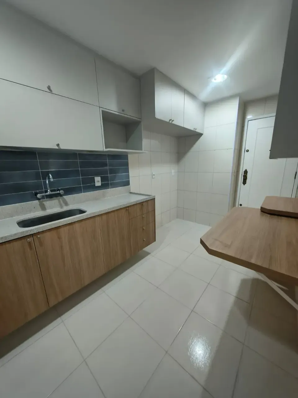 3-bedroom apartment with 3 bathrooms and glass balcony — photo 18